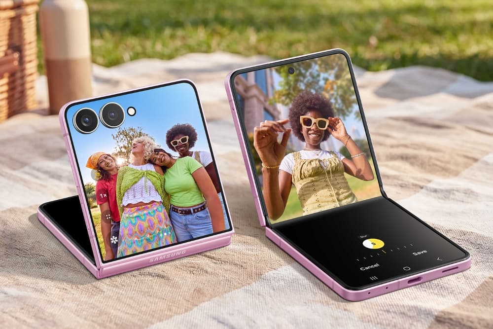 Galaxy Z Flip 8 shown with the new AI-native FlexWindow cover display